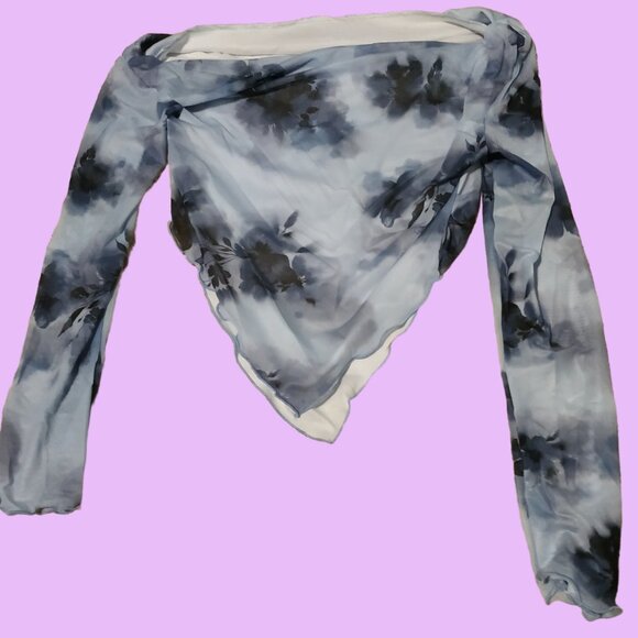 Long Sleeve Off-the-Shoulder T-Shirt with Asymmetrical Hem and Flared Sleeves - Picture 6 of 8